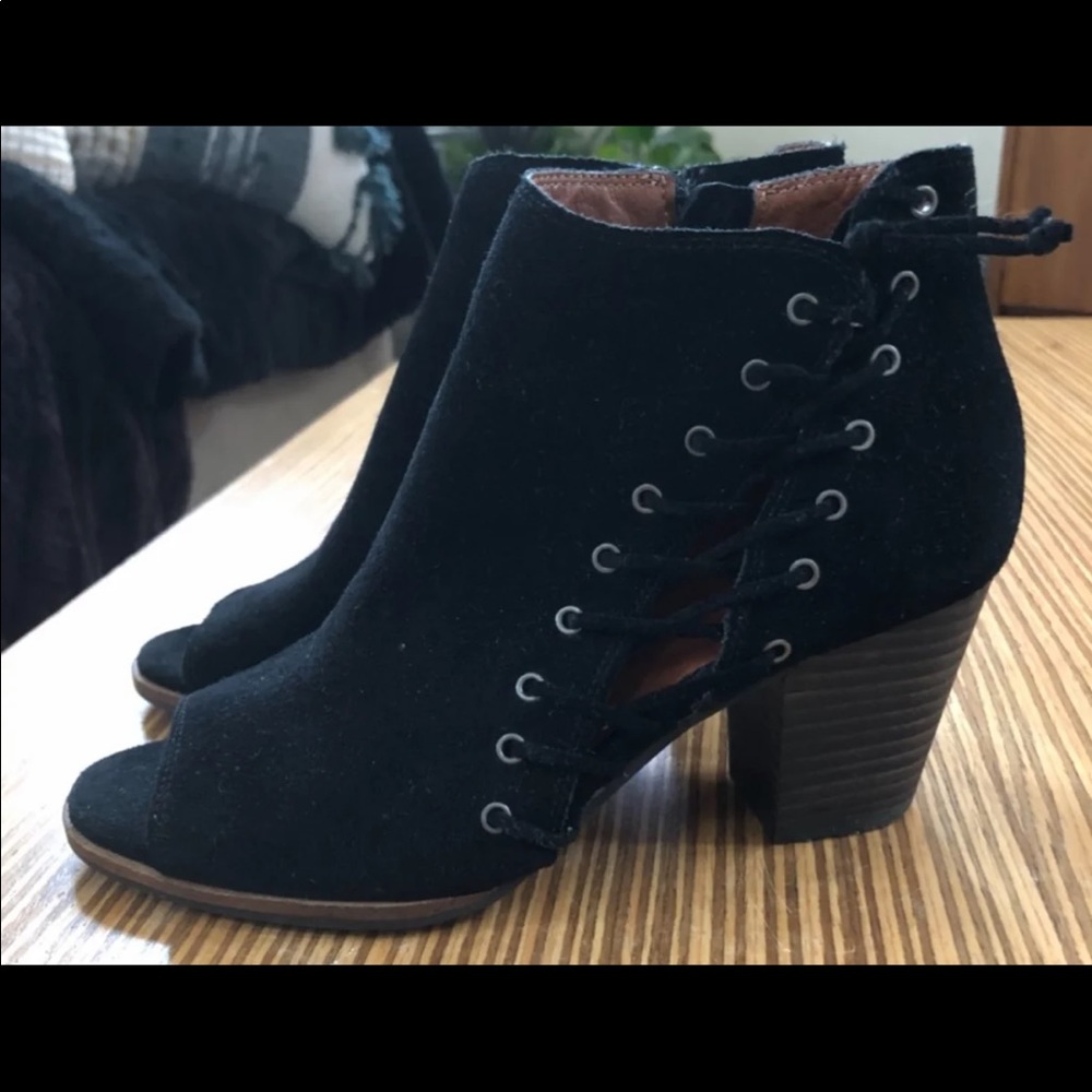 Lucky Brand Sandal Booties side lace-up
Black